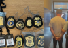 போலி AFP போலீஸ் badges உடன் போலீஸ் அதிகாரியாக நடித்த நபர் கைது