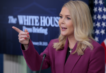 வெள்ளை மாளிகையின் செய்தித் தொடர்பாளரை வர்ணித்த ட்ரம்ப்